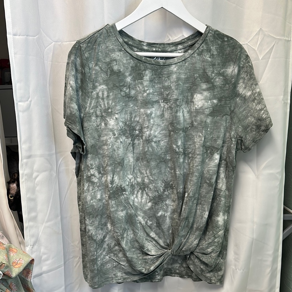 Maurices Green Tie-Dye Short Sleeve Top